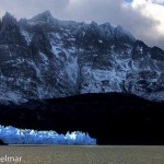 Luego de navegar por casi una hora desde la Hostería Lago Grey, la maravilla ante nuestros ojos: El glaciar Grey