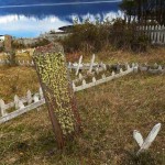 El cementerio Yagan se ubica en Bahía Mejillones distante a casi una hora en vehículo desde Puerto Williams