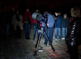 Observación de estrellas en el Monasterio de Poblet. Foto: Sternalia/Anna Bosch