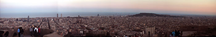 Vistas de Barcelona desde el búnker del Carmelo. Foto Barcelona · Three Looks. Licencia Creative Commons.