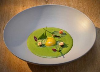 La típica salsa verde de Hesse Relais & Châteaux Hotel Die Sonne Frankenberg