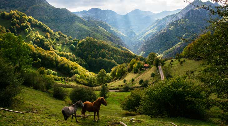 Valle del río Monasterio. Foto Manuel S. Calvo. Cedida por Turismo de Asturias