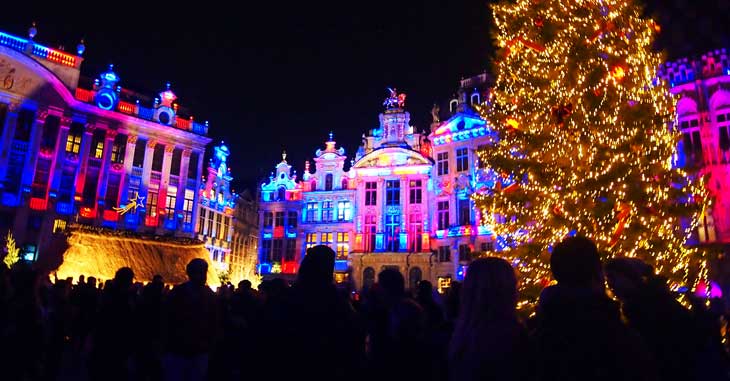 Grand Place de Bruselas iluminada. Foto Marta Pintus.