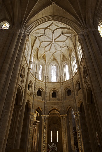 Nave central de la catedral de Santo Domingo de la Calzada. Foto La Rioja Turismo.