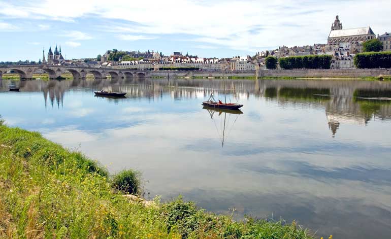 Río Loira a su paso por Blois
