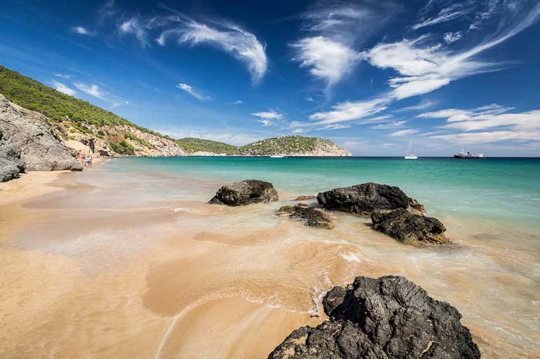 Santa Eulària des Riu cuenta con unas playas espectaculares perfectas para familias