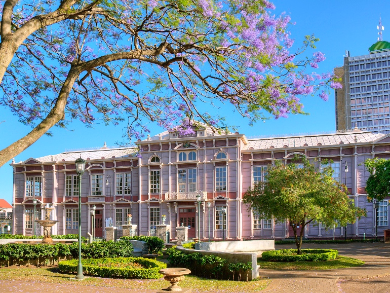 Escuela Metálica de San José (oficialmente Escuela Buenaventura Corrales)
