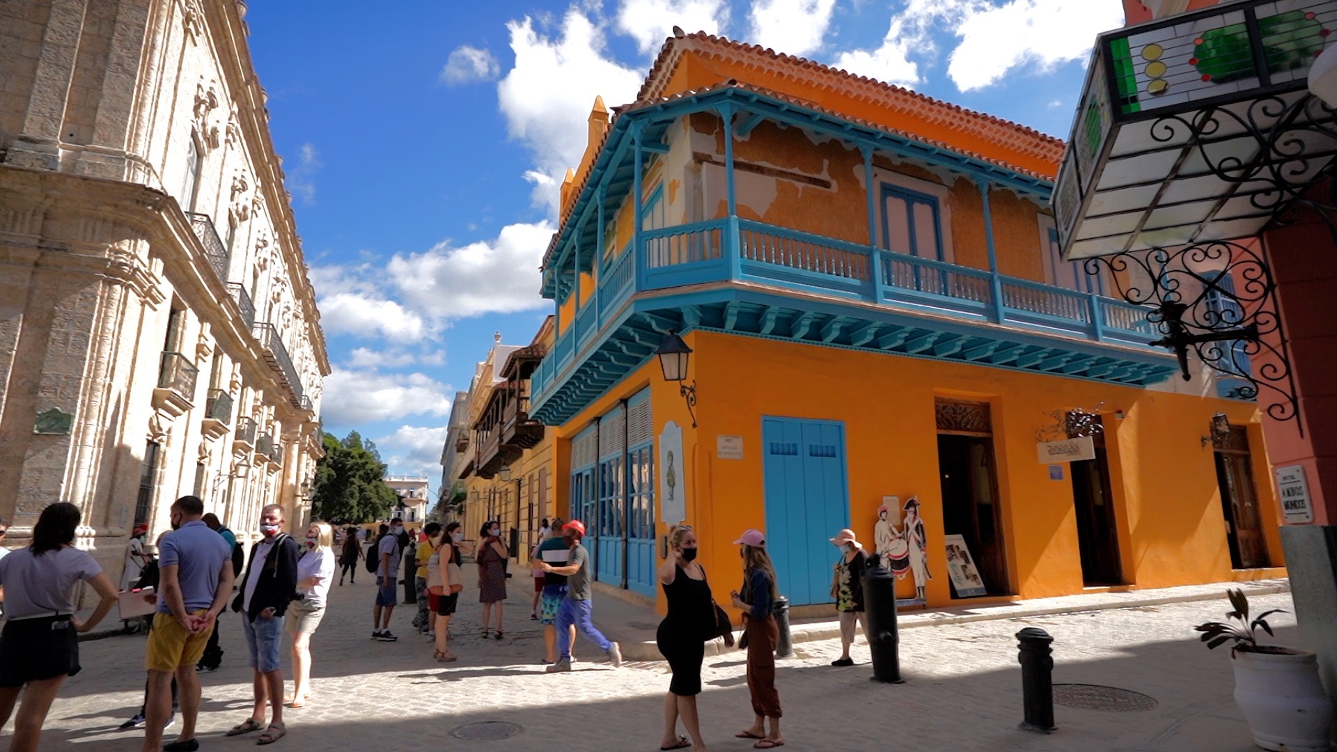 La Habana Vieja está llena de color