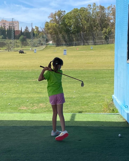 Los más pequeños también pueden jugar al golf en Torremolinos