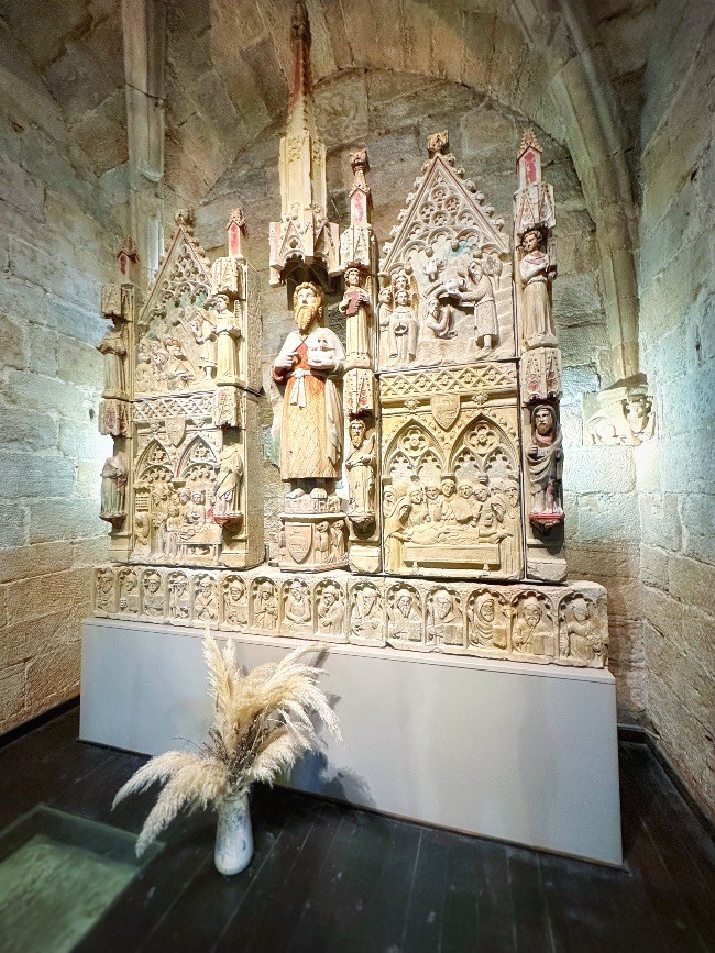 Retablo del siglo XIV de la Iglesia de Sant Salvador en Torrebesses.