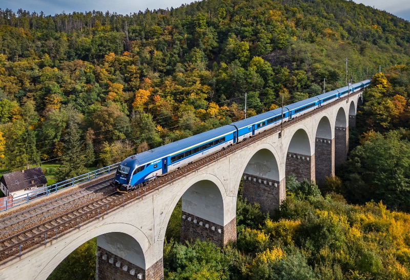 Recorrer la República Checa en tren es una manera muy agradable de descubrir los paisajes de este país. © Michal Malek.