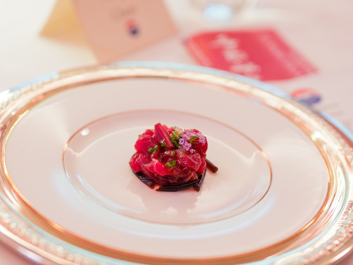 Tartar de atún macerado con Moutai, soja y aceite de sésamo, una auténtica delicia