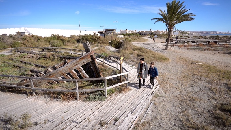 Esqueleto de una gabarra antigua en el Embarcadero de la Gola