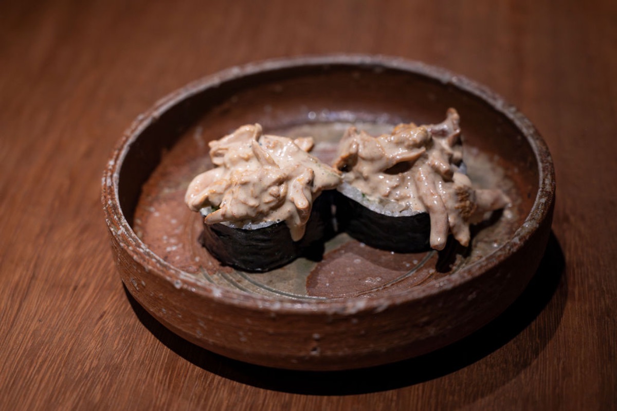 El maki de trucha y setas de Hideki Matsuhisa, sensacional
