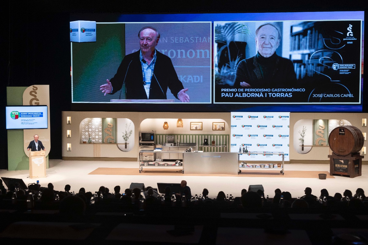 el Premio Pau Albornà i Torras de Periodismo Gastronómico fue concedido al periodista y crítico gastronómico José Carlos Capel