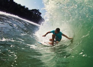 imagen Guía de surf por Panamá,…