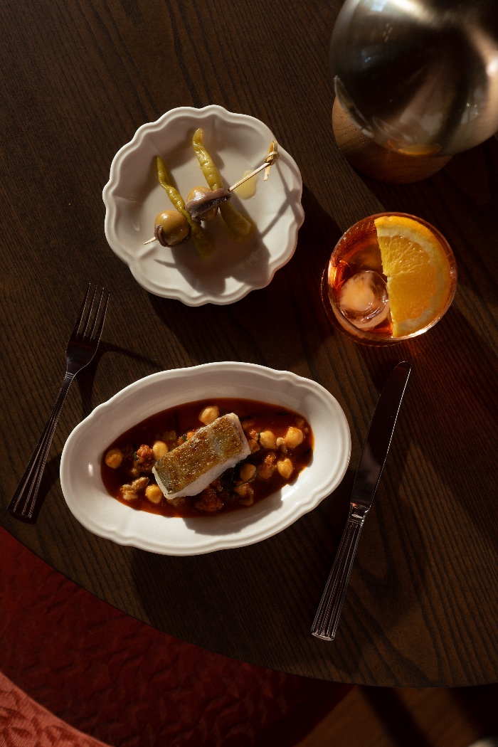 Bacalao con garbanzos y gildas. Un aperitivo maravilloso. Bacalao con garbanzos y gildas. Un aperitivo maravilloso.