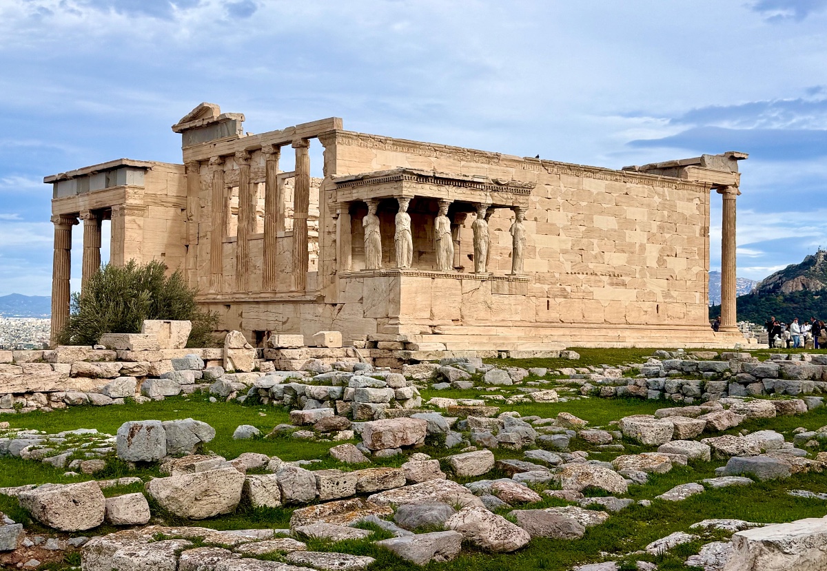 Erecteion con sus cariátides Erecteion con sus cariátides