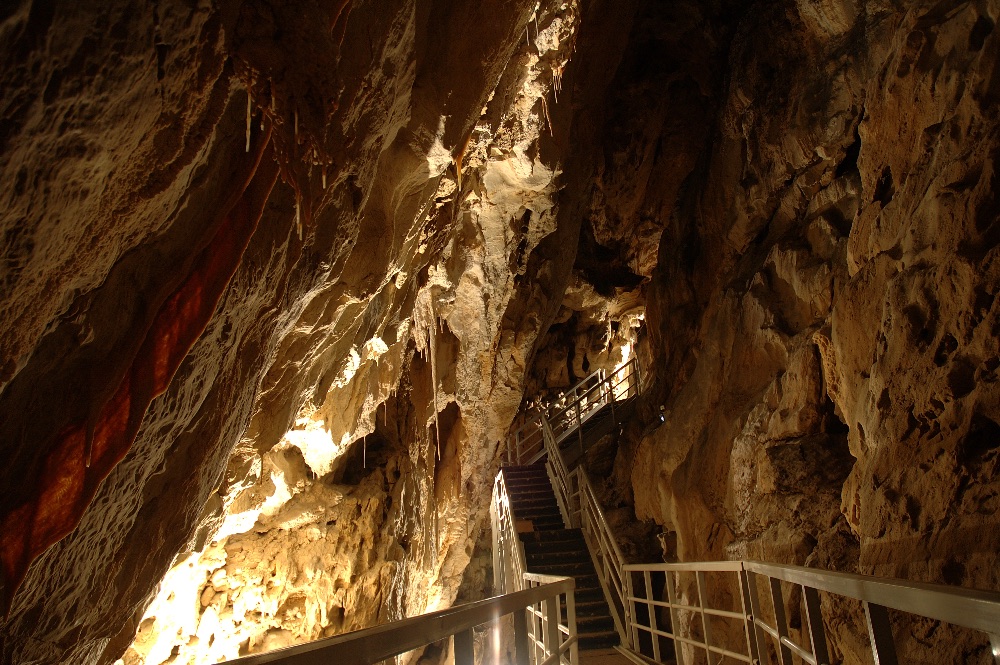 Cueva de Arrikrutz Cueva de Arrikrutz