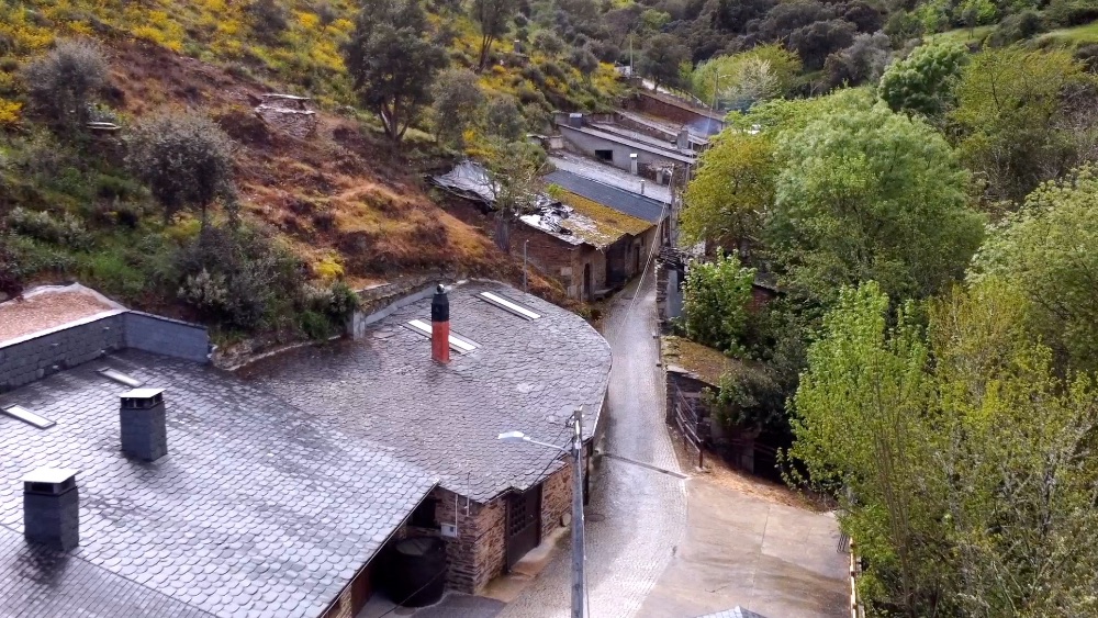 Vista de las covas de Larouco Vista de las covas de Larouco