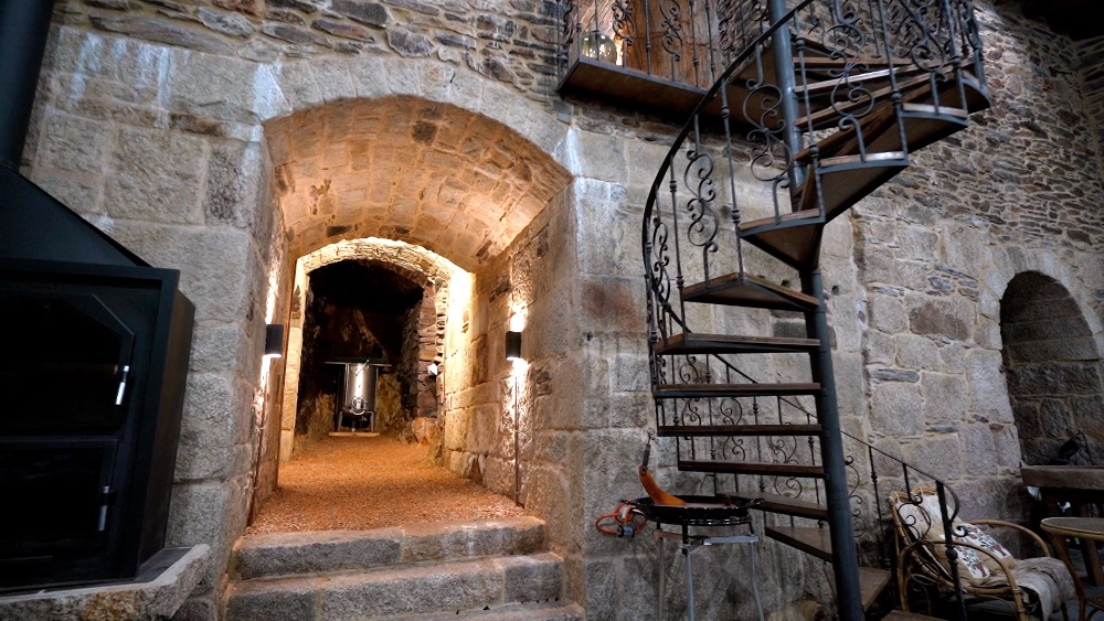 Interior de una cova de Larouco Interior de una cova de Larouco