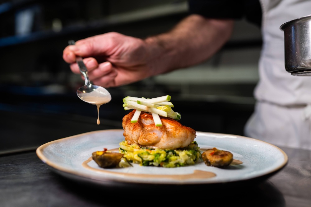 El chef Philippe Deschamps está a cargo de la gastronomía de Domaine d'Auriac El chef Philippe Deschamps está a cargo de la gastronomía de Domaine d'Auriac