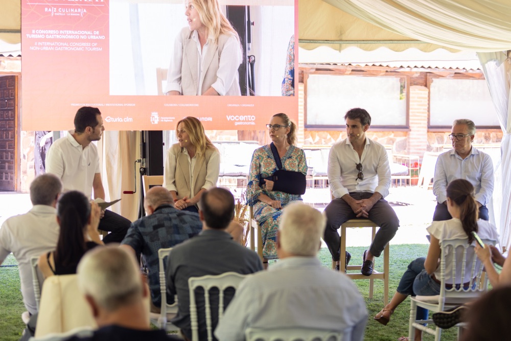Charla sobre las buenas prácticas de enogastroturismo en Castilla-La Mancha Charla sobre las buenas prácticas de enogastroturismo en Castilla-La Mancha