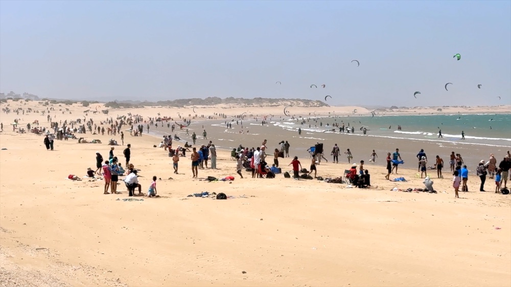 La playa de Essaouira es perfecta para la práctica de deportes acuáticos de viento como el surf o el kitesurf, entre otros. Foto Juan Coma La playa de Essaouira es perfecta para la práctica de deportes acuáticos de viento como el surf o el kitesurf, entre otros. Foto Juan Coma