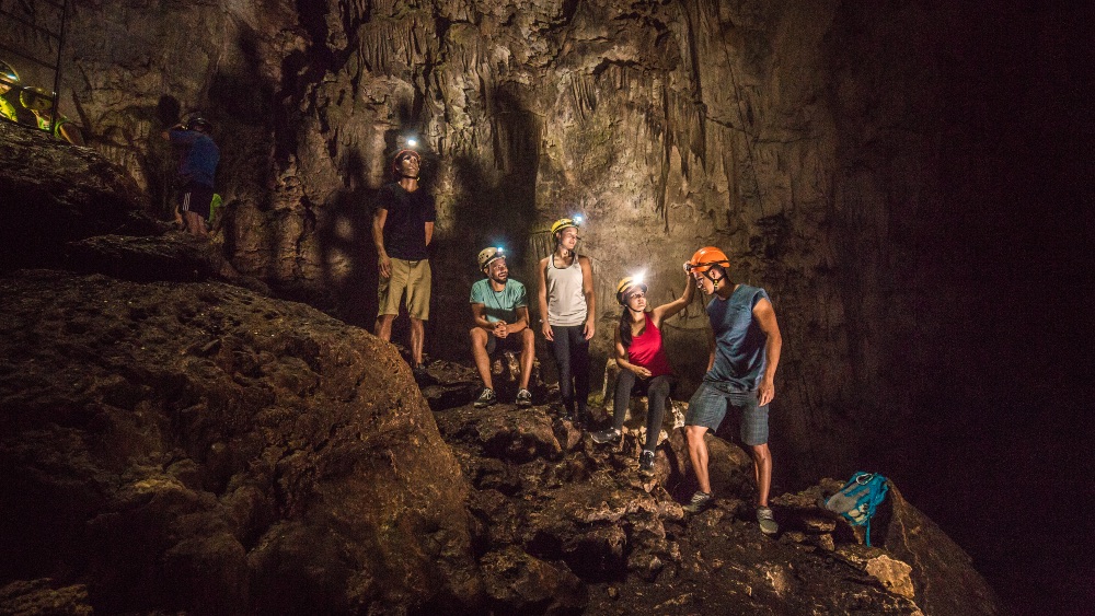 Cueva Terciopelo en Parque Nacional Barra Honda Cueva Terciopelo en Parque Nacional Barra Honda
