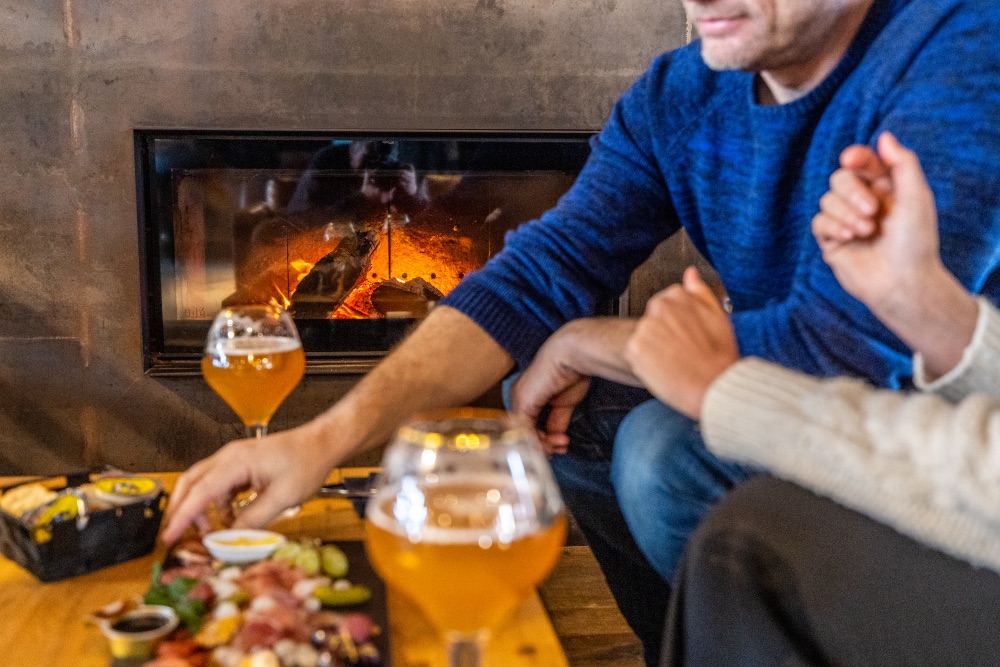 Degustación de cerveza en pareja en la cervecería Peak, en Valonia. © WBT – Olivier Bourgi. Degustación de cerveza en pareja en la cervecería Peak, en Valonia. © WBT – Olivier Bourgi.