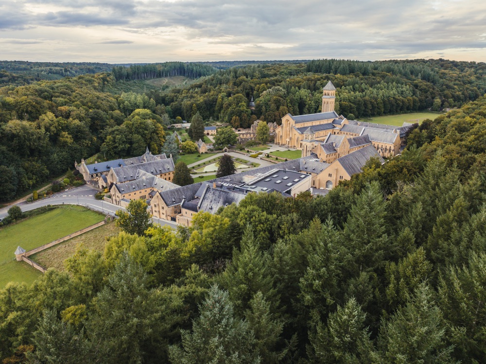 La abadía de Orval, una de las paradas del GR de las Abadías Trapenses de Valonia. © WBT – Martin Dellicour. La abadía de Orval, una de las paradas del GR de las Abadías Trapenses de Valonia. © WBT – Martin Dellicour.