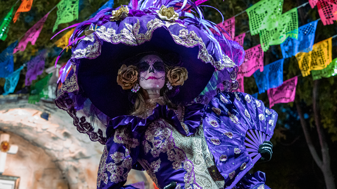 En el desfile se verán numerosas catrinas, el icono más representativo del Día de Muertos en México, representado como una calavera vestida con elegancia. En el desfile se verán numerosas catrinas, el icono más representativo del Día de Muertos en México, representado como una calavera vestida con elegancia.