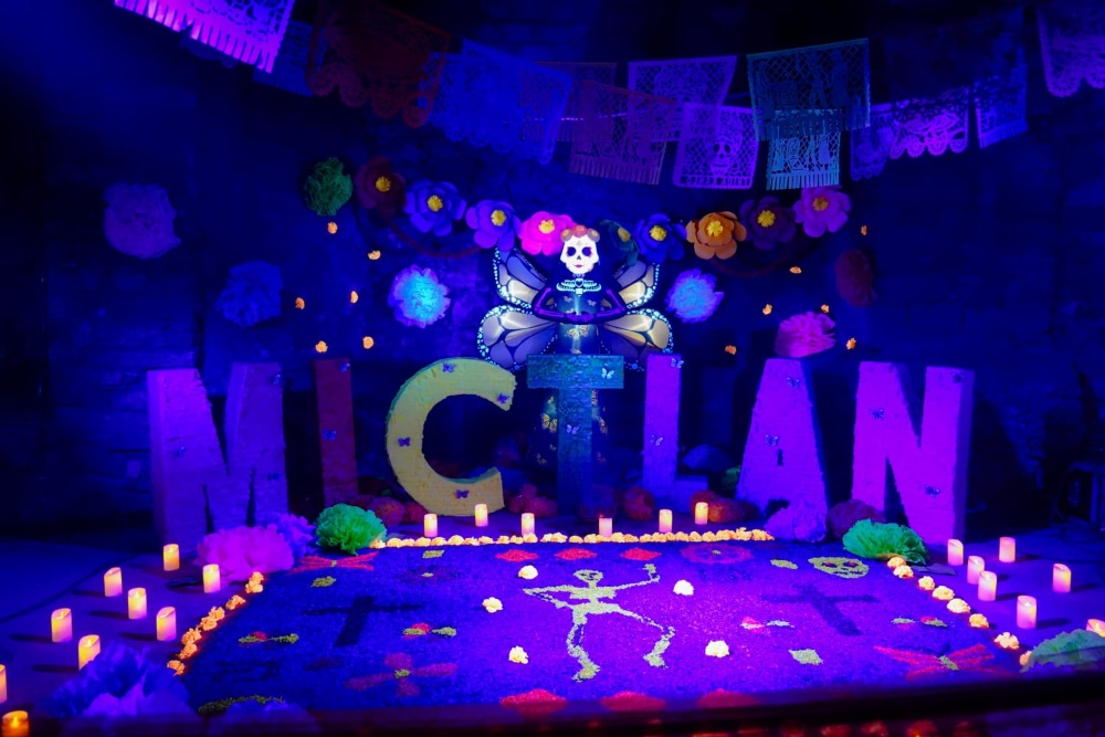 El mictlán es el inframundo en la mitología mexica. El mictlán es el inframundo en la mitología mexica.