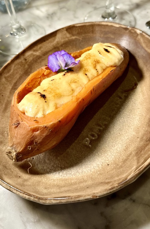 Boniato con crema catalana. Boniato con crema catalana.