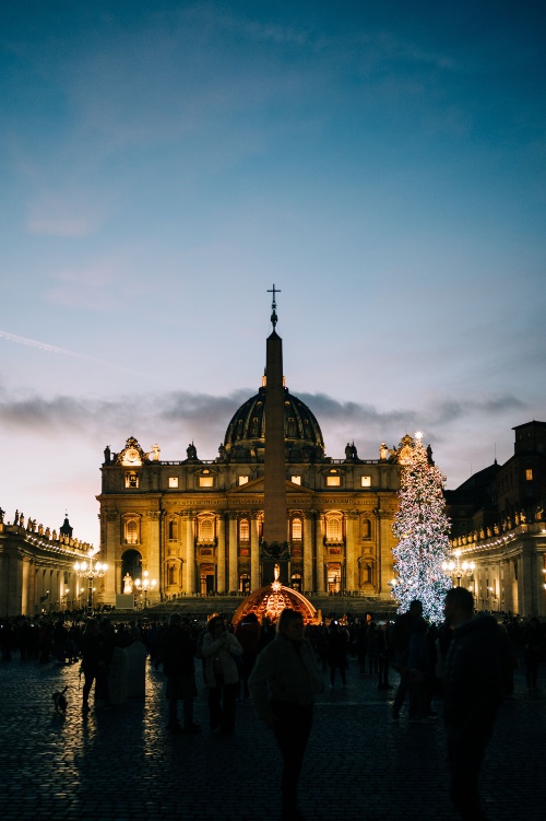 Plaza de San Pedro en Navidad. Pexels. Foto Mateo Angeloni. Plaza de San Pedro en Navidad. Pexels. Foto Mateo Angeloni.
