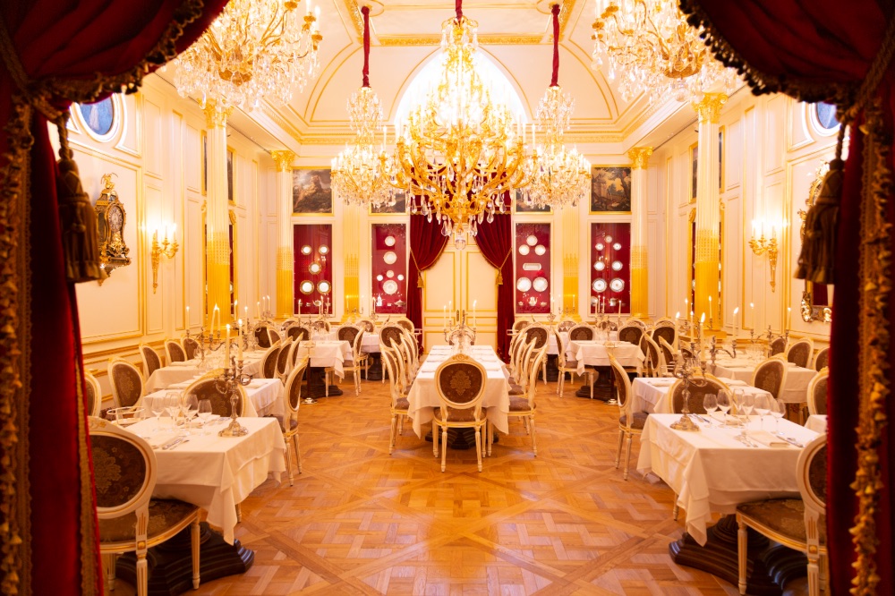 Le Salon Doré. Le Salon Doré.